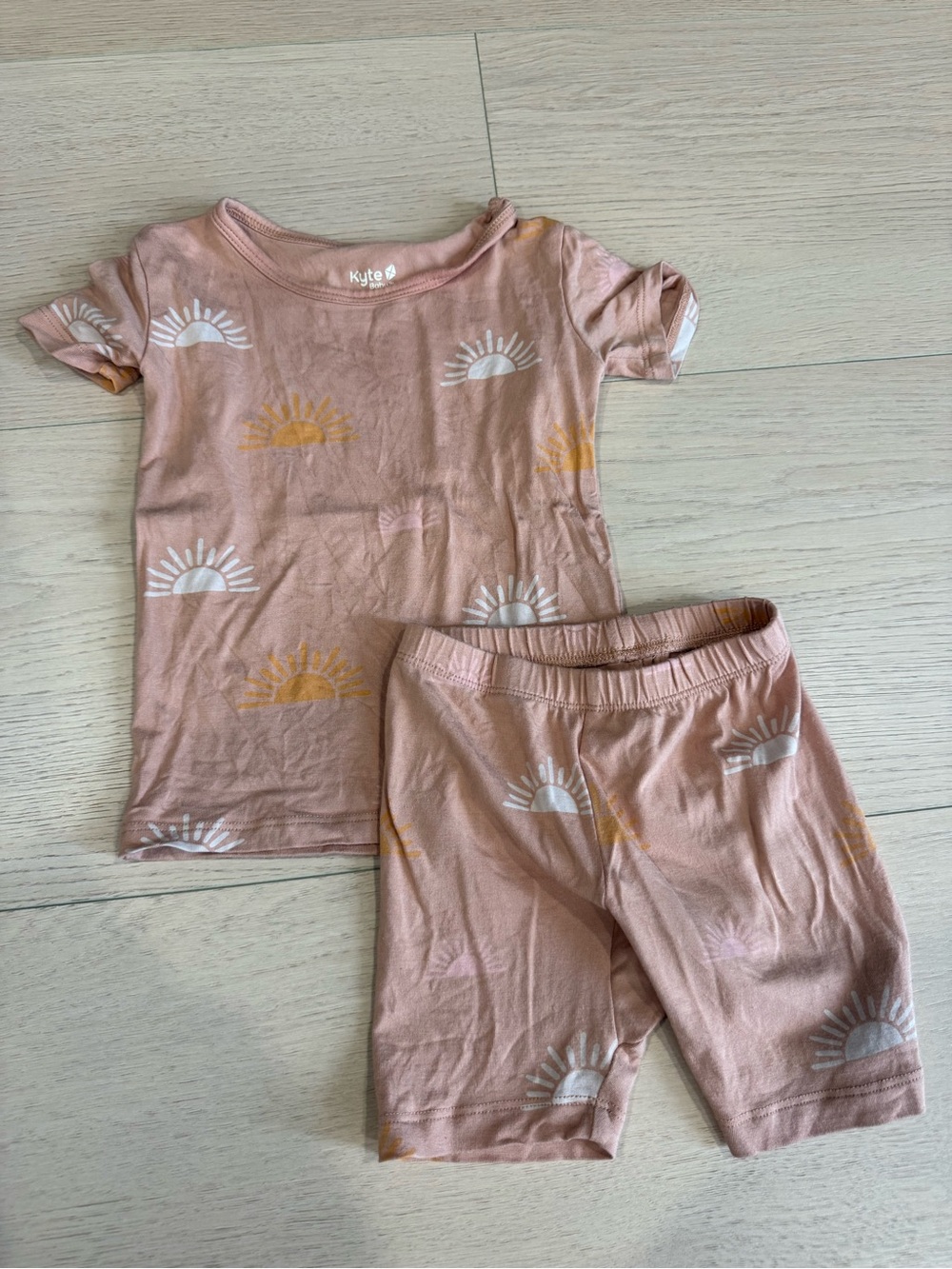 Kyte BABY Pink & Gold Sun Short Sleeve Pajama Set | 2T